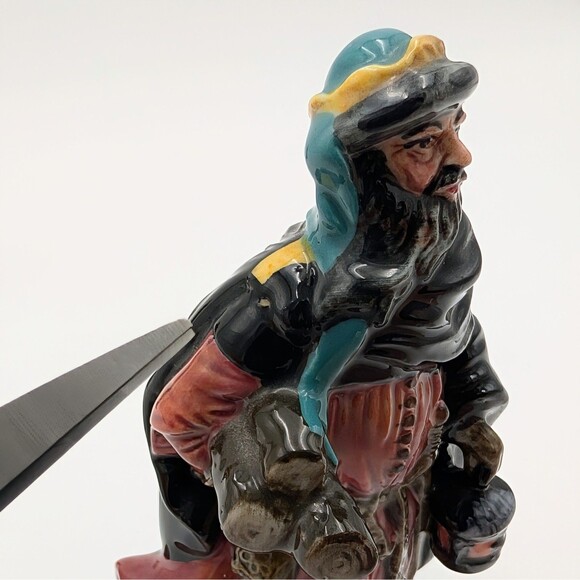 Vintage Royal Doulton 1952 4" Figurines Good King Wenceslas 3262 Town Crier 3261 - Picture 10 of 12